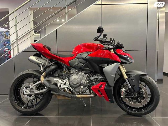 דוקאטי סטריטפייטר