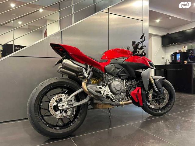 דוקאטי סטריטפייטר