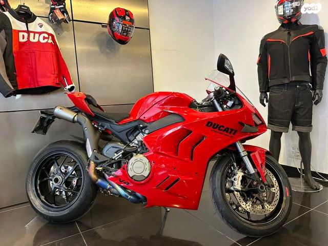 דוקאטי פניגאלה V4