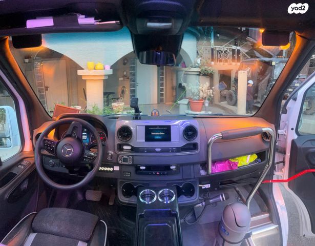 מיניבוסים ורכבי הסעות