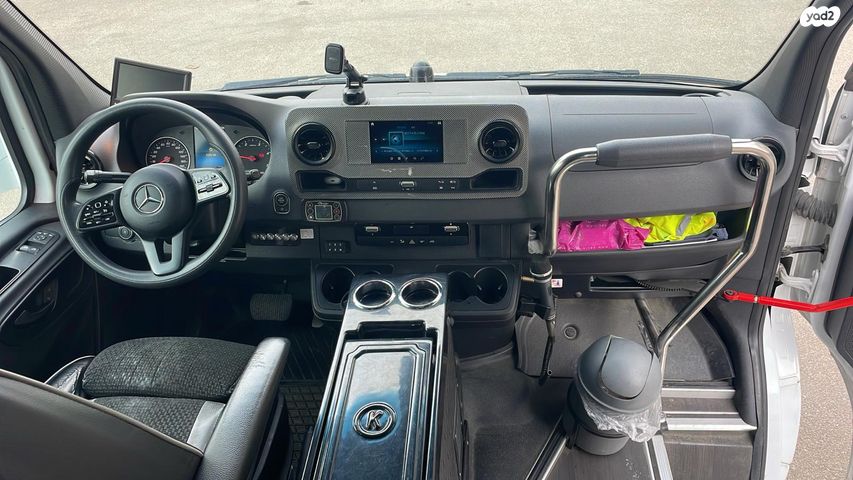 מיניבוסים ורכבי הסעות