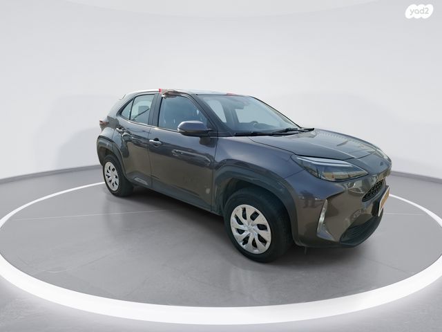 מודעת רכב טויוטה יאריס קרוס