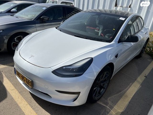 מודעת רכב טסלה מודל 3