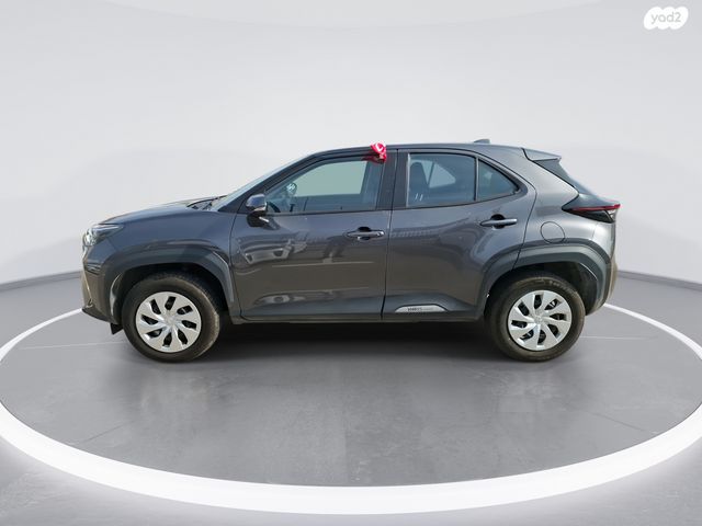 טויוטה יאריס קרוס