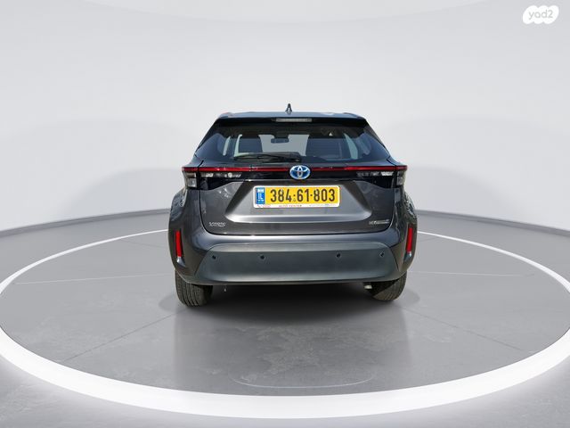 טויוטה יאריס קרוס