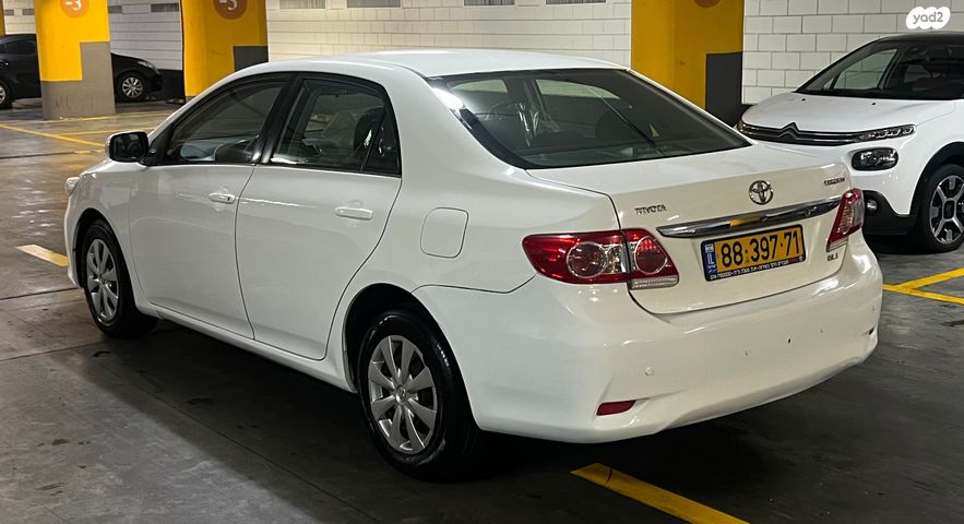 טויוטה קורולה