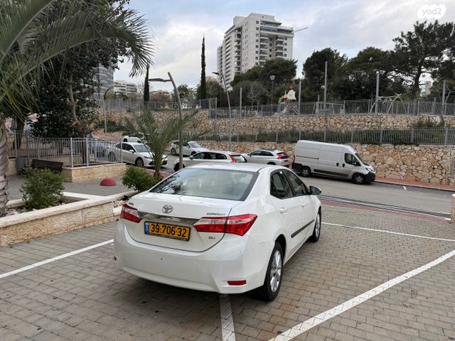 טויוטה קורולה