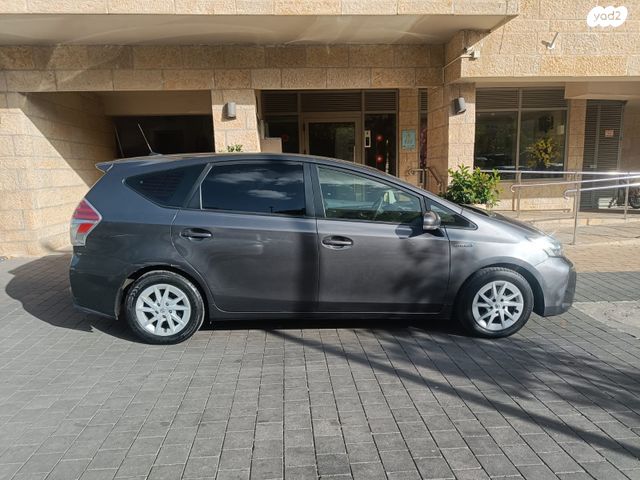 טויוטה פריוס פלוס