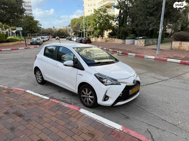 טויוטה יאריס