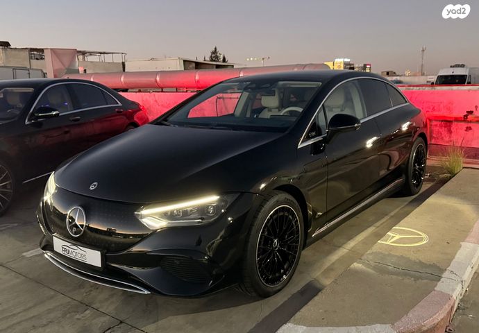 מודעת רכב מרצדס-בנץ EQE