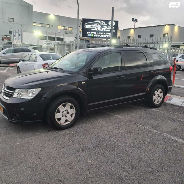 מודעת רכב דודג' ג'רני