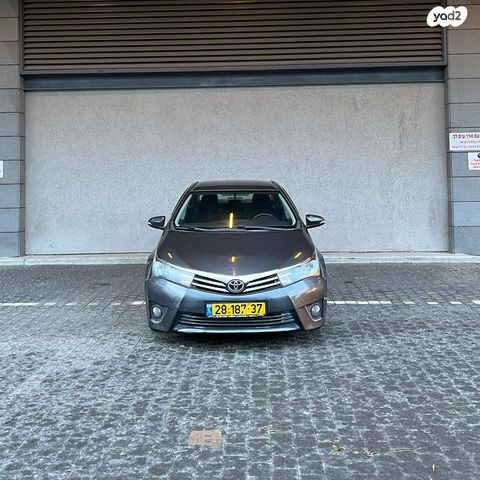 מודעת רכב טויוטה קורולה