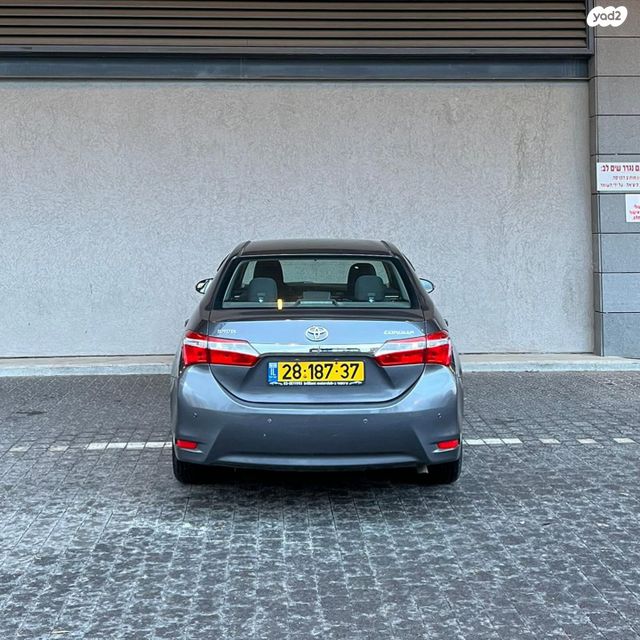 טויוטה קורולה