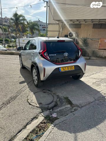 טויוטה אייגו X