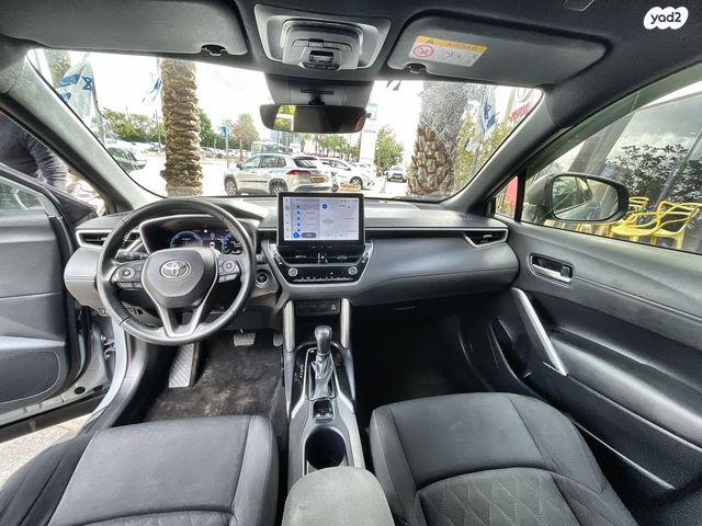 טויוטה קורולה קרוס