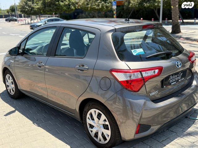 טויוטה יאריס