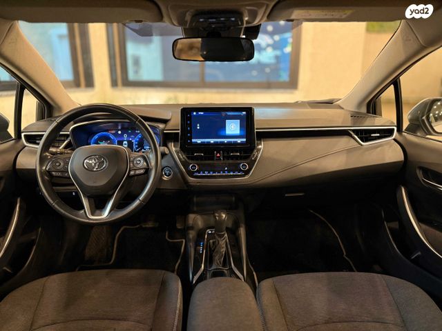 טויוטה קורולה