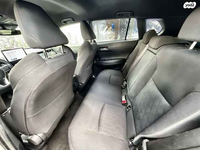 טויוטה קורולה קרוס