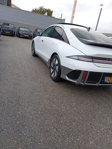 יונדאי איוניק 6