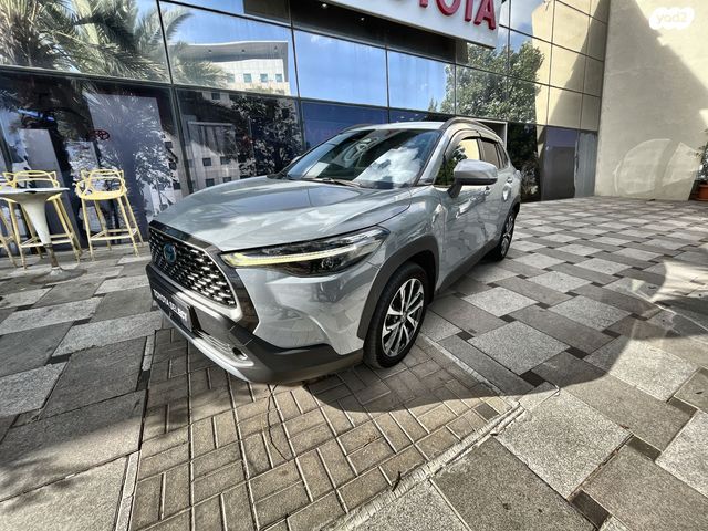 טויוטה קורולה קרוס