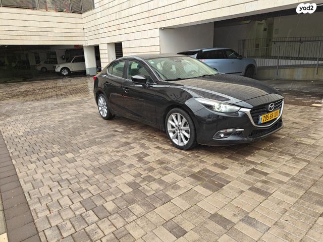מאזדה 3
