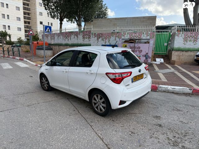 טויוטה יאריס