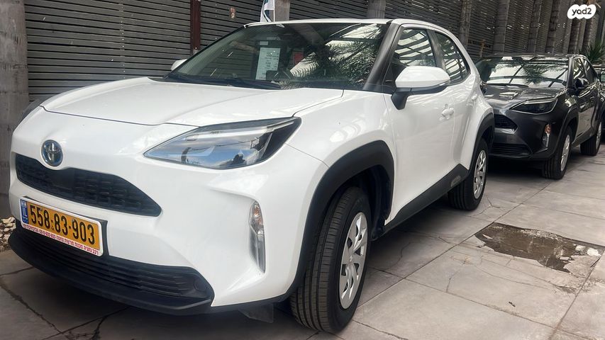 מודעת רכב טויוטה יאריס קרוס