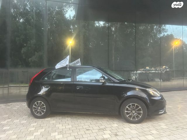 מודעת רכב אם ג'י MG3