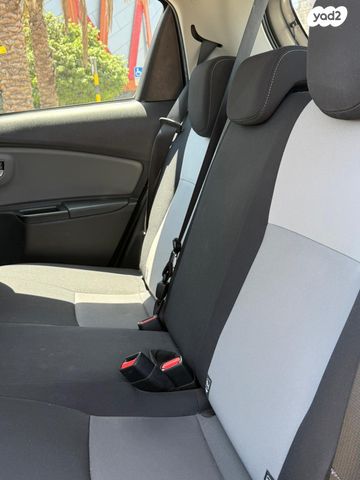 טויוטה יאריס