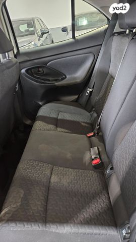 טויוטה יאריס קרוס