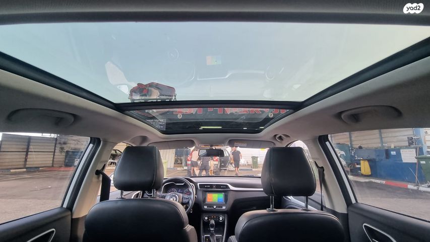 מודעת רכב אם ג'י ZS