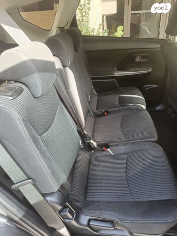 טויוטה פריוס פלוס