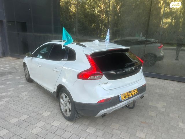 וולוו V40
