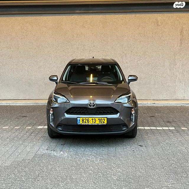מודעת רכב טויוטה יאריס קרוס