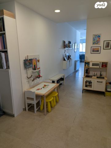 דירה, דוכיפת 26, סנסן, צור הדסה