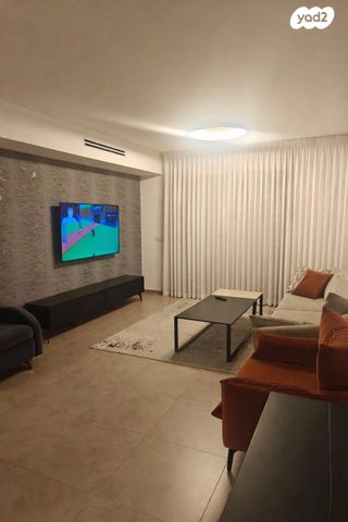 עוזי חיטמן 1