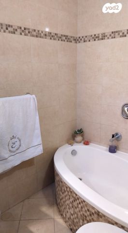 דירה, הרב נויפלד 3, קרית הרצוג, בני ברק