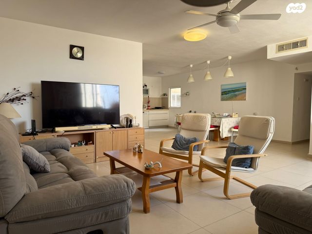 דירה, יוספי 14, שכונת בן גוריון, מרכז העיר ג', רמת גן