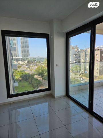 דירה, יצחק שדה 6, דרום מערב ותיק, בת ים