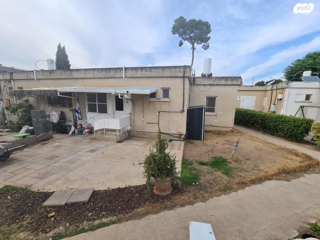 בית פרטי/ קוטג', שדרת הראשונים 1, מסדה, מסדה