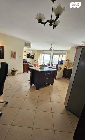 יגאל ידין 35