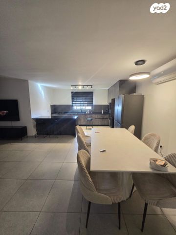 גג/ פנטהאוז, הרבי מלובאוויטש 27, השחר, דימונה