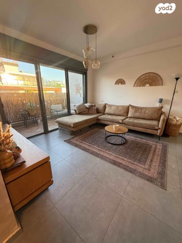 דירה, אורלנסקי 32, מחנה יהודה, פתח תקווה