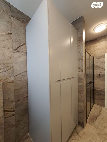 גג/ פנטהאוז, בר יהודה 38, דרום מערב ותיק, בת ים