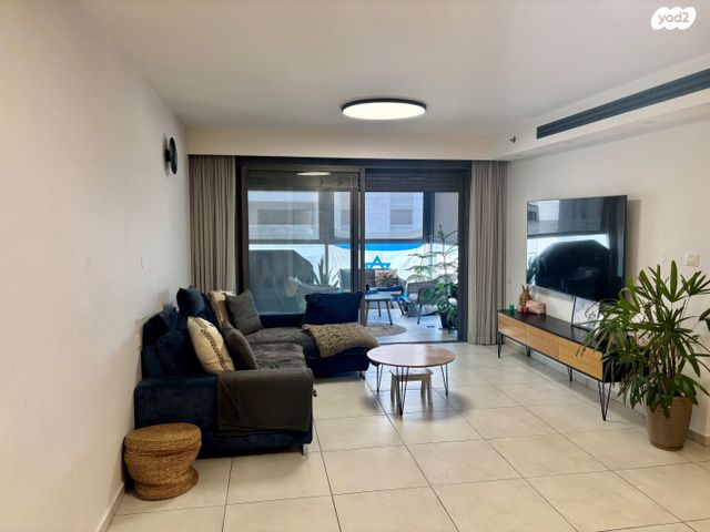 דירה, היסמין 111, הפרחים, קרית גת