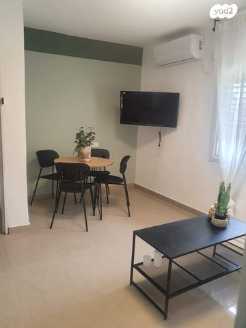 דירה, שדרות הרצל 234, גיורא יוספטל, דימונה