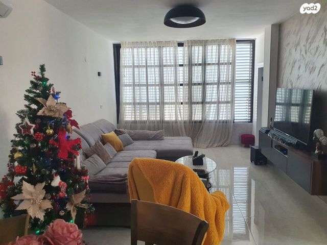 גג/ פנטהאוז, בר יהודה 38, דרום מערב ותיק, בת ים