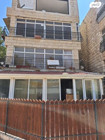 לאה גולדברג 602