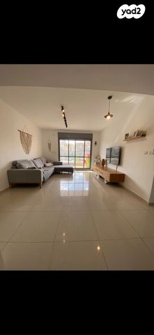 דירה, טופז 13, אבני חן, חריש