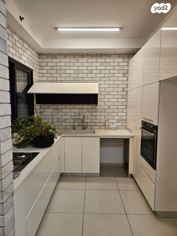 דירה, יצחק שדה 6, דרום מערב ותיק, בת ים